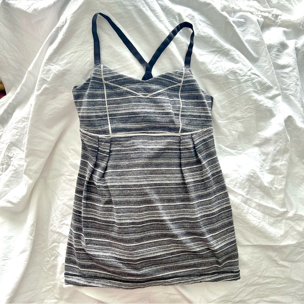 Lululemon Gray Striped Top sz 4